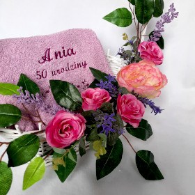 kosz prezentowy na 50 urodziny Ani haftyok.pl